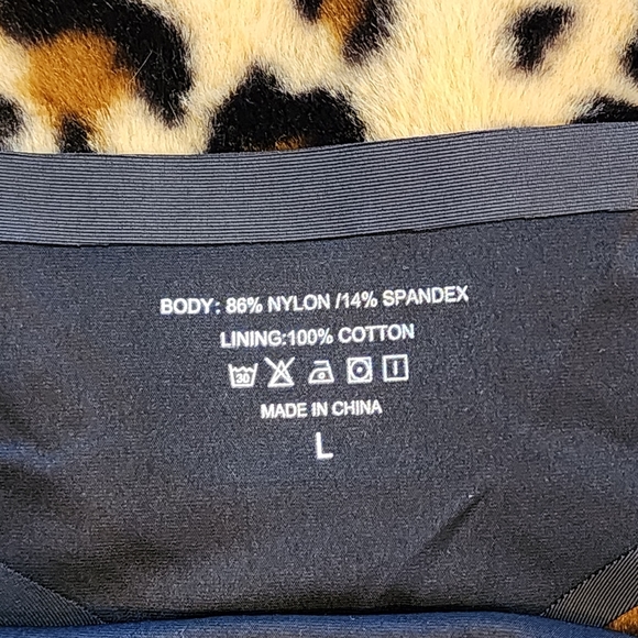 💋 NEW 6 Pack Seamless Black Micro Thong Panties Women's Size Large - Picture 8 of 10